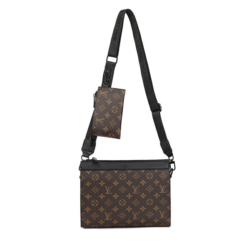 Louis Vuitton en toile Monogram Macassar avec des détails en cuir noir