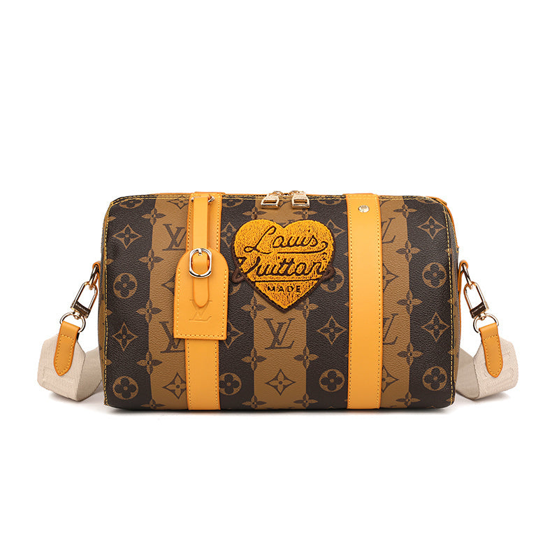 POCHETTE LOUIS VITTONS EN CUIR - IMPERMEABLE A L'EAU